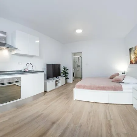 Klara Free Parking, Center Apartment *