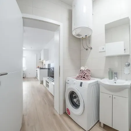 Klara Free Parking, Center Apartment Pula