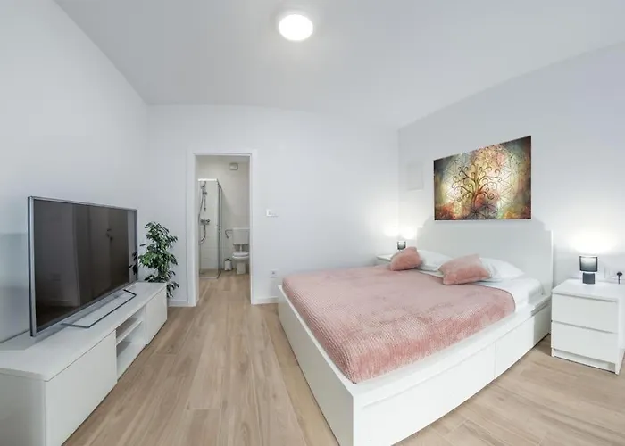 Klara Free Parking, Center Apartament Pula