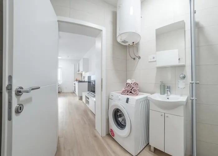 Klara Free Parking, Center Apartman Póla